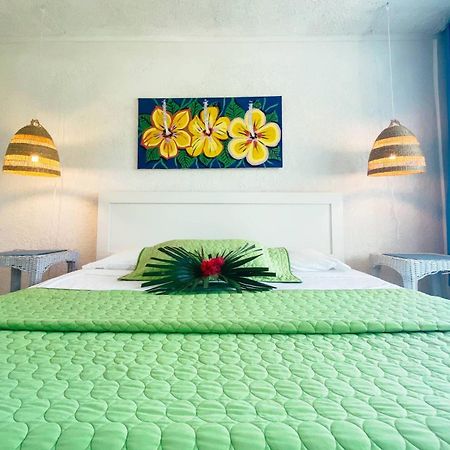Greenwood Beach Resort Bailey Town  Bagian luar foto
