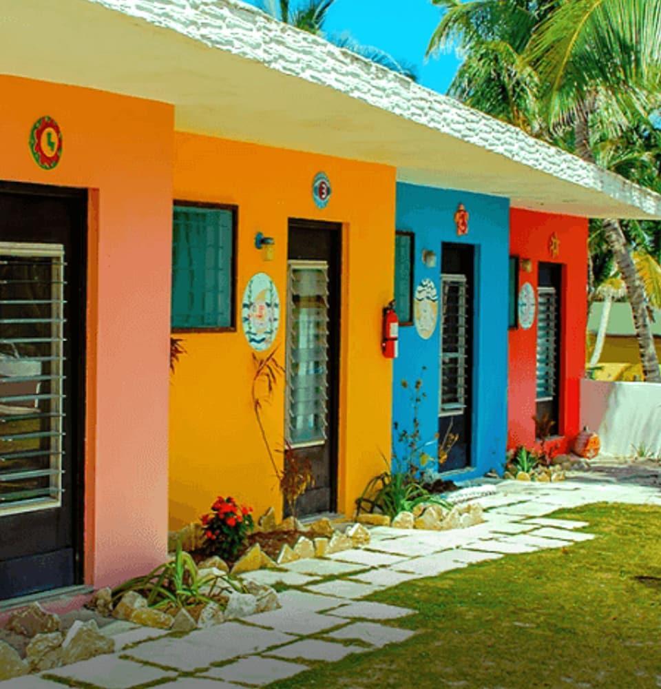 Greenwood Beach Resort Bailey Town  Bagian luar foto